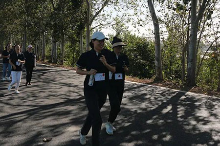 山东港口工程高级技工学校举办庆国庆迎中秋健步走活动